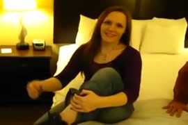 Porno x vidéo chien et femme qui fait le rapport sexuel