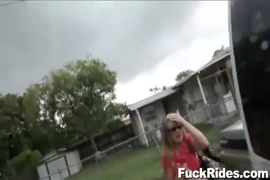 Vidéo porno black dun père qui berse sa fille